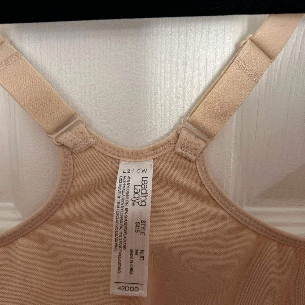Leading Lady front close bra - Picture 4 of 5